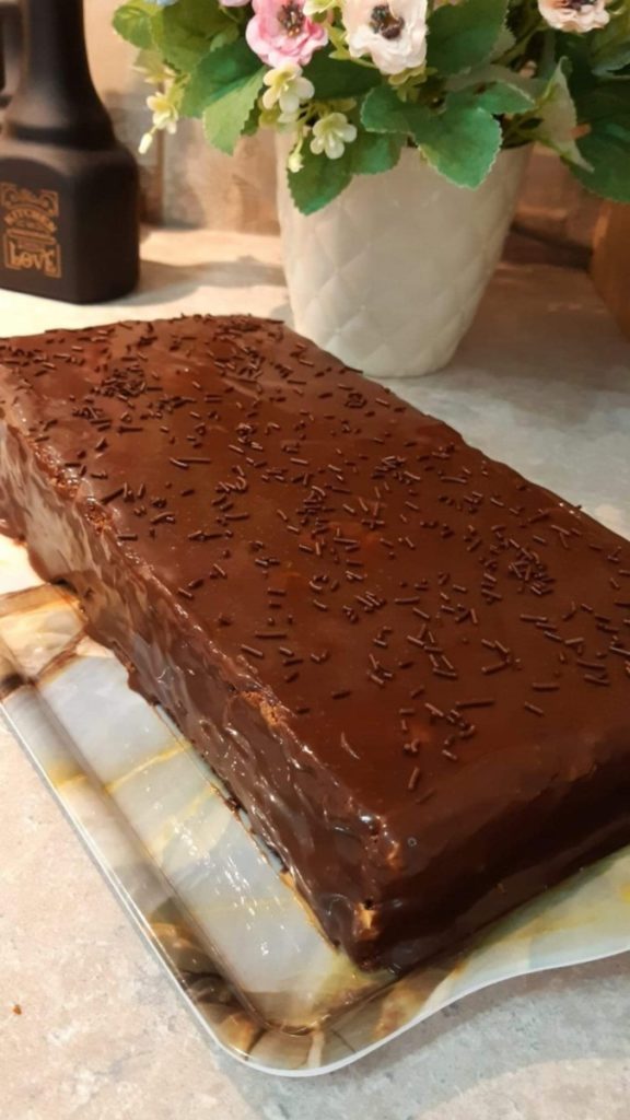 Tort Karo cu prune uscate