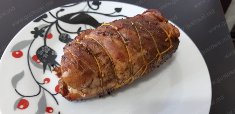 Carne coapta in punga pentru copt