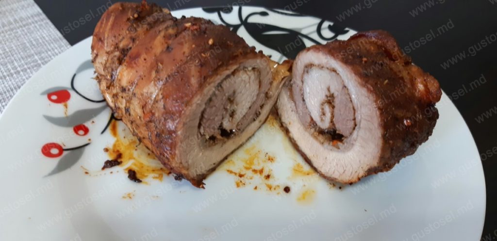 Carne coapta in punga pentru copt