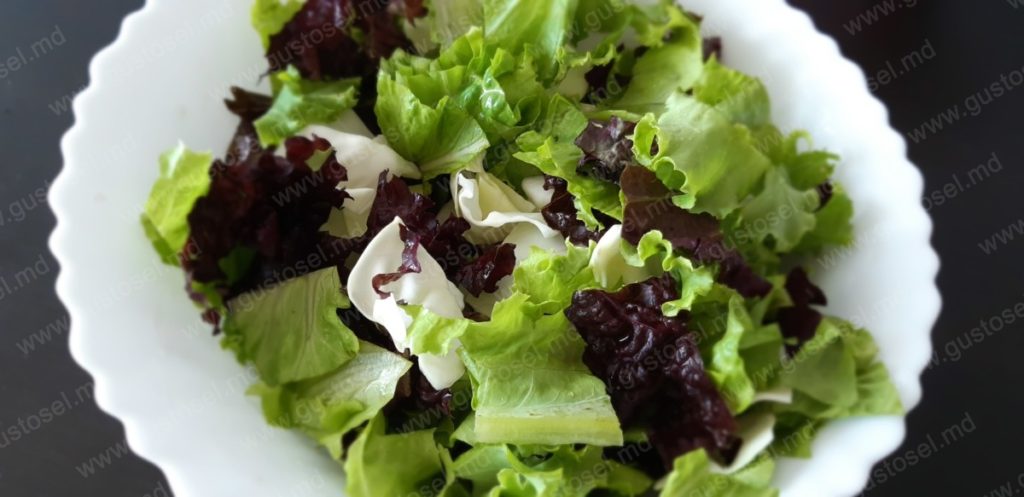 Salata Caesar (Cezar)