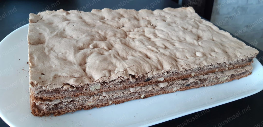 Tort Karo cu prune uscate