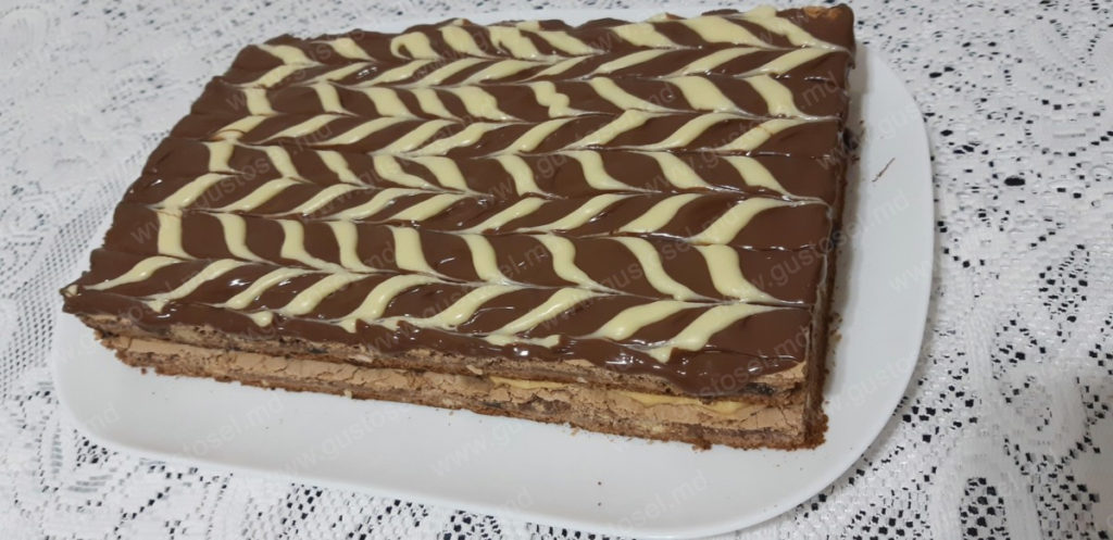 Tort Karo cu prune uscate