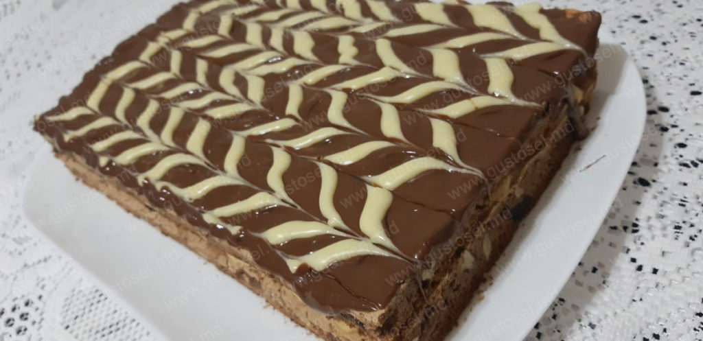 Tort Karo cu prune uscate