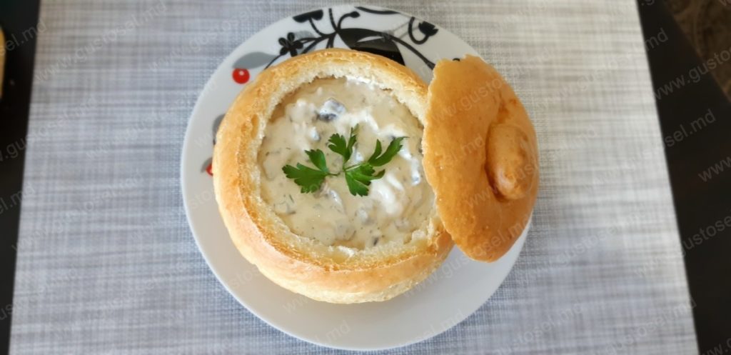 Supa crema cu piept de pui si ciuperci