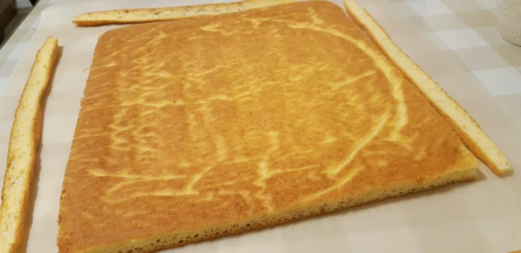 Rulada pufoasa cu gem