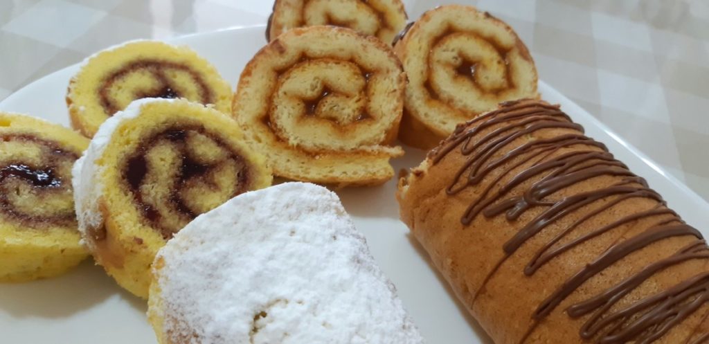 Rulada pufoasa cu gem