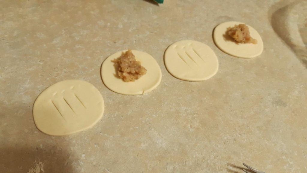 Fornetti Mini cu carne de pui si ciuperci