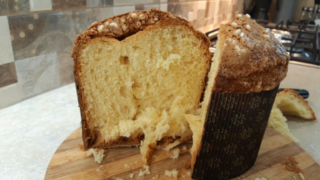 Cozonac pufos cu glazura