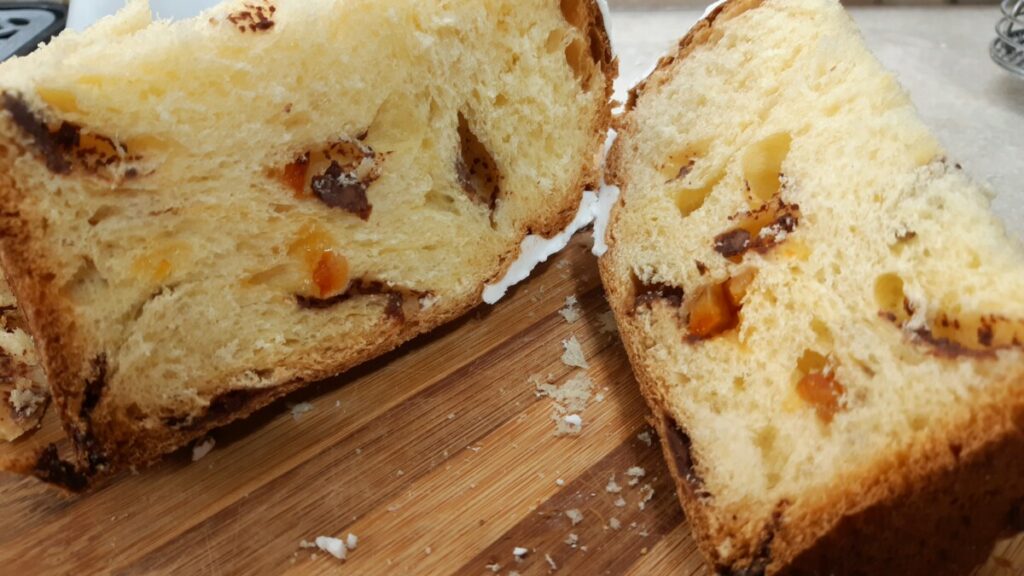 Cozonac pufos cu glazura