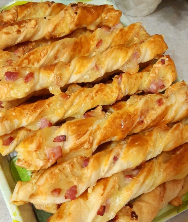 Betisoare din foietaj cu cascaval