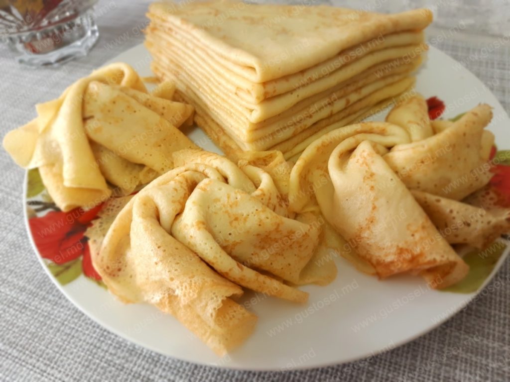 Clatite pe chefir si apa fiarta