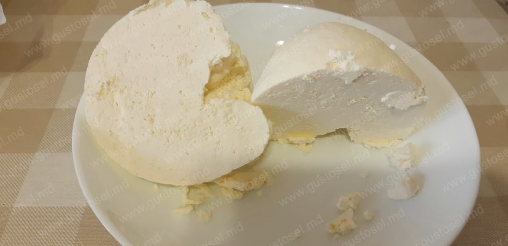 Branza de vaci din lapte din comert