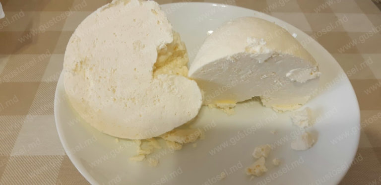 Branza de vaci din lapte din comert