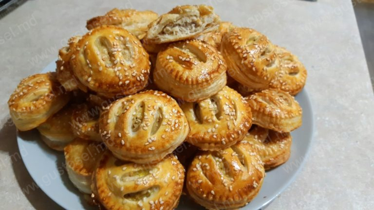 Fornetti Mini cu carne de pui si ciuperci