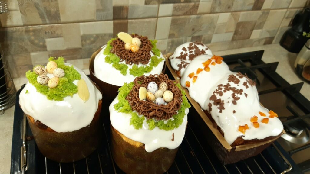 Cozonac pufos cu glazura